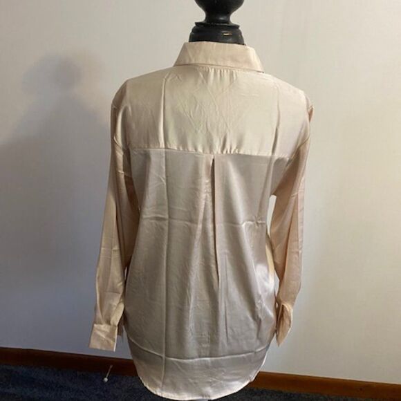 Jon & Anna Contemporary Cream button down blouse, size Large - Picture 3 of 4